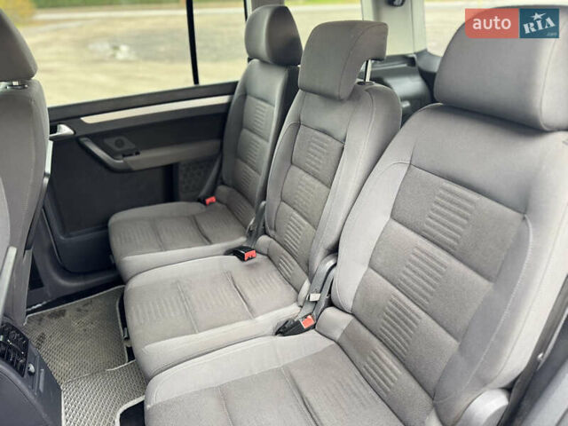 Сірий Фольксваген Туран, об'ємом двигуна 1.97 л та пробігом 370 тис. км за 6200 $, фото 19 на Automoto.ua