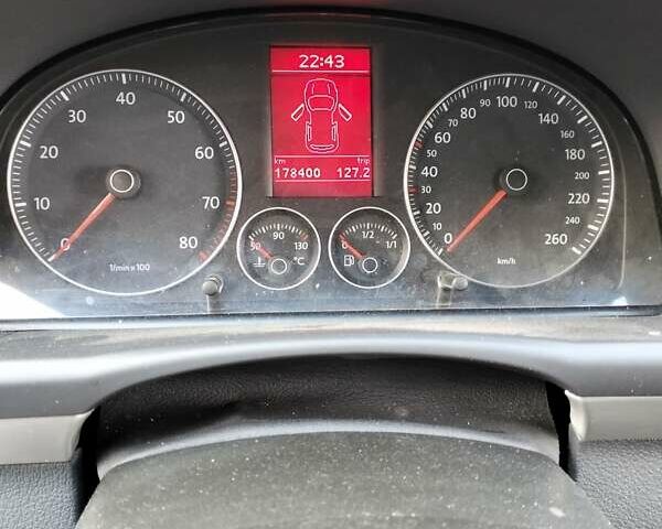 Сірий Фольксваген Туран, об'ємом двигуна 1.4 л та пробігом 178 тис. км за 8200 $, фото 4 на Automoto.ua