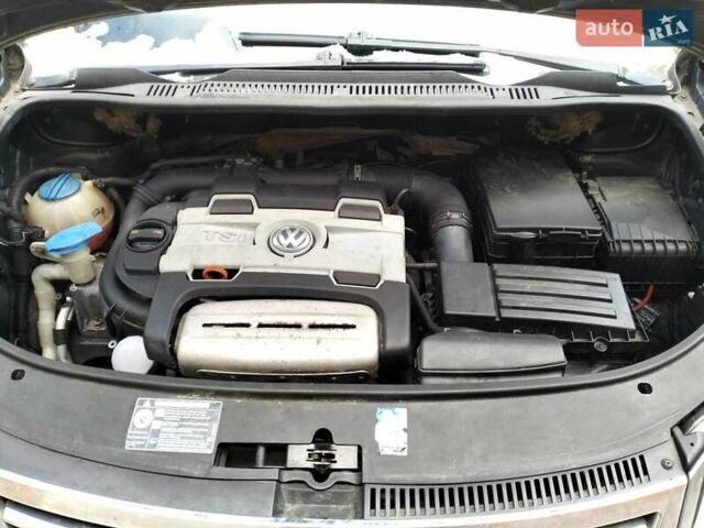 Сірий Фольксваген Туран, об'ємом двигуна 1.4 л та пробігом 178 тис. км за 8200 $, фото 7 на Automoto.ua