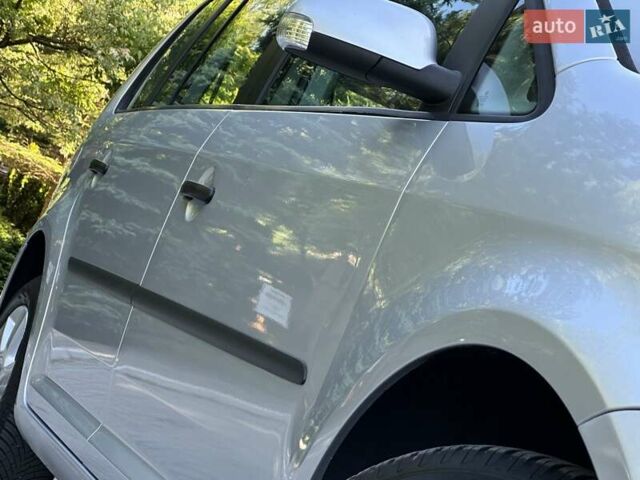 Сірий Фольксваген Туран, об'ємом двигуна 1.6 л та пробігом 230 тис. км за 6750 $, фото 45 на Automoto.ua