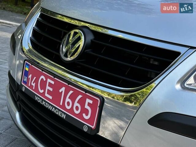 Сірий Фольксваген Туран, об'ємом двигуна 1.6 л та пробігом 230 тис. км за 6750 $, фото 11 на Automoto.ua