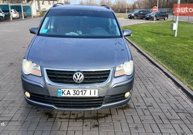 Серый Фольксваген Туран, объемом двигателя 1.4 л и пробегом 278 тыс. км за 6000 $, фото 12 на Automoto.ua