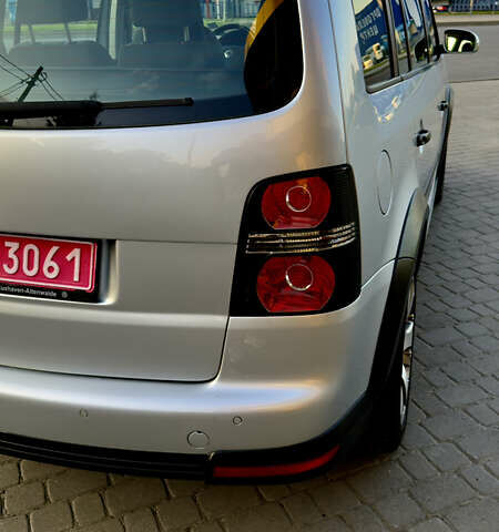 Сірий Фольксваген Туран, об'ємом двигуна 1.6 л та пробігом 218 тис. км за 8400 $, фото 20 на Automoto.ua