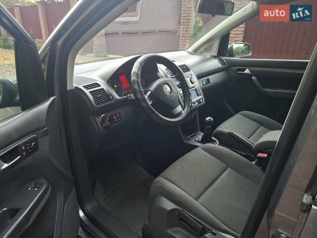 Сірий Фольксваген Туран, об'ємом двигуна 1.39 л та пробігом 295 тис. км за 6000 $, фото 9 на Automoto.ua