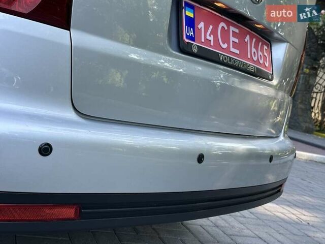 Серый Фольксваген Туран, объемом двигателя 1.6 л и пробегом 230 тыс. км за 6800 $, фото 60 на Automoto.ua