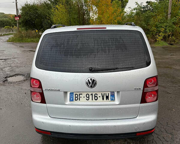 Сірий Фольксваген Туран, об'ємом двигуна 1.9 л та пробігом 226 тис. км за 7900 $, фото 5 на Automoto.ua