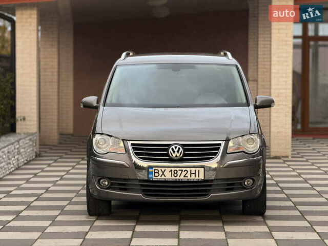 Сірий Фольксваген Туран, об'ємом двигуна 1.9 л та пробігом 221 тис. км за 6600 $, фото 1 на Automoto.ua