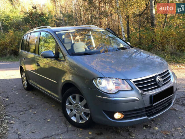 Серый Фольксваген Туран, объемом двигателя 1.4 л и пробегом 268 тыс. км за 6200 $, фото 6 на Automoto.ua