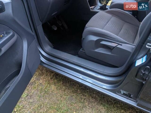 Серый Фольксваген Туран, объемом двигателя 1.4 л и пробегом 206 тыс. км за 6077 $, фото 17 на Automoto.ua