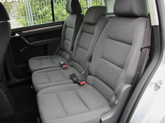 Серый Фольксваген Туран, объемом двигателя 1.6 л и пробегом 218 тыс. км за 8600 $, фото 7 на Automoto.ua