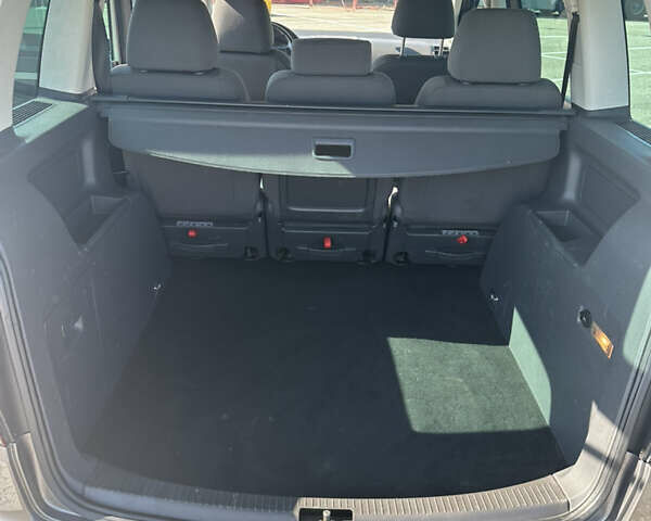 Сірий Фольксваген Туран, об'ємом двигуна 2 л та пробігом 240 тис. км за 7200 $, фото 12 на Automoto.ua