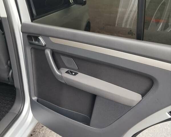 Серый Фольксваген Туран, объемом двигателя 1.6 л и пробегом 254 тыс. км за 7650 $, фото 31 на Automoto.ua