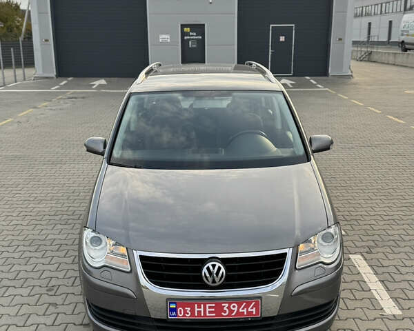 Серый Фольксваген Туран, объемом двигателя 1.4 л и пробегом 210 тыс. км за 5899 $, фото 46 на Automoto.ua