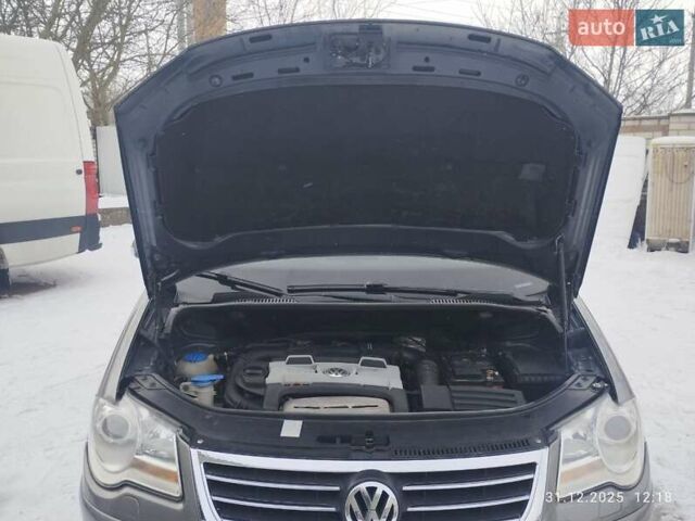 Сірий Фольксваген Туран, об'ємом двигуна 1.4 л та пробігом 300 тис. км за 6500 $, фото 11 на Automoto.ua