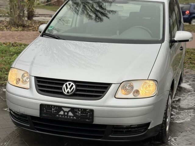 Серый Фольксваген Туран, объемом двигателя 0 л и пробегом 300 тыс. км за 3350 $, фото 4 на Automoto.ua