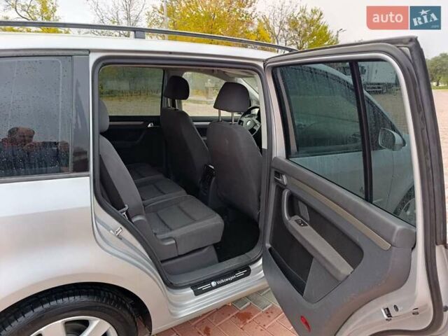 Сірий Фольксваген Туран, об'ємом двигуна 1.9 л та пробігом 285 тис. км за 7900 $, фото 6 на Automoto.ua