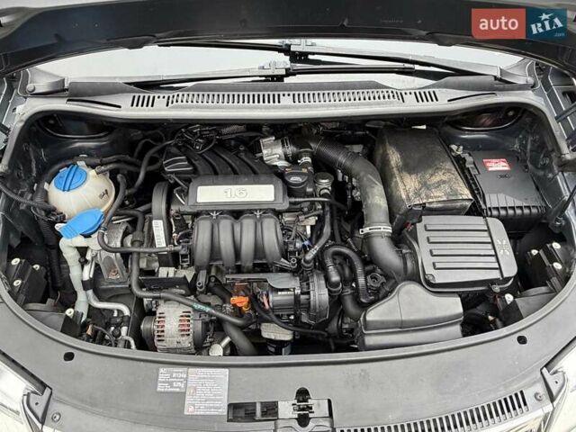 Серый Фольксваген Туран, объемом двигателя 1.6 л и пробегом 251 тыс. км за 6950 $, фото 50 на Automoto.ua