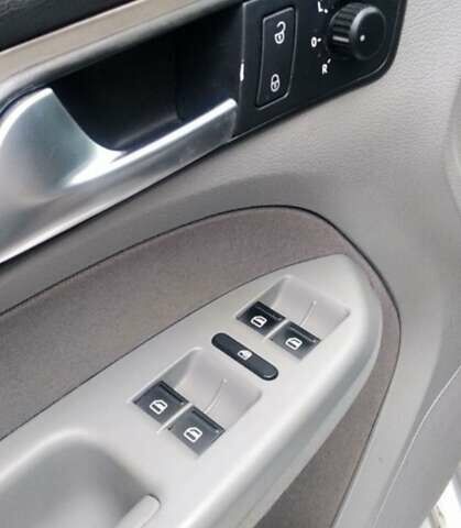 Серый Фольксваген Туран, объемом двигателя 1.9 л и пробегом 254 тыс. км за 3899 $, фото 3 на Automoto.ua