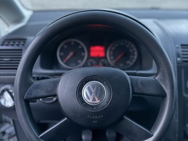 Серый Фольксваген Туран, объемом двигателя 1.9 л и пробегом 250 тыс. км за 3450 $, фото 12 на Automoto.ua