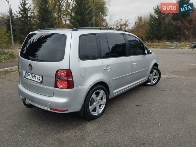 Серый Фольксваген Туран, объемом двигателя 1.6 л и пробегом 254 тыс. км за 7650 $, фото 5 на Automoto.ua