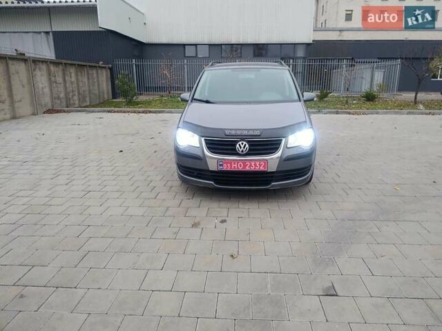 Серый Фольксваген Туран, объемом двигателя 1.6 л и пробегом 224 тыс. км за 7300 $, фото 8 на Automoto.ua