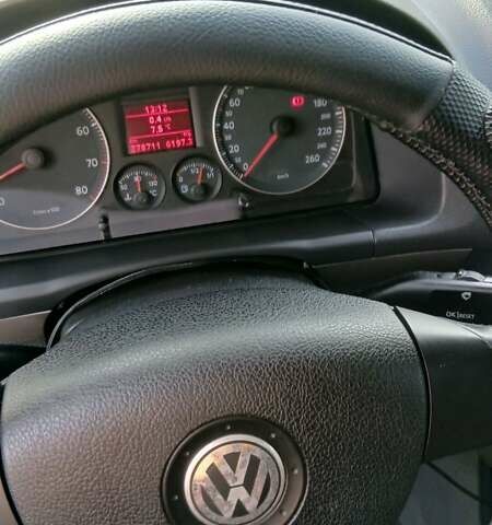 Серый Фольксваген Туран, объемом двигателя 1.4 л и пробегом 278 тыс. км за 6000 $, фото 26 на Automoto.ua