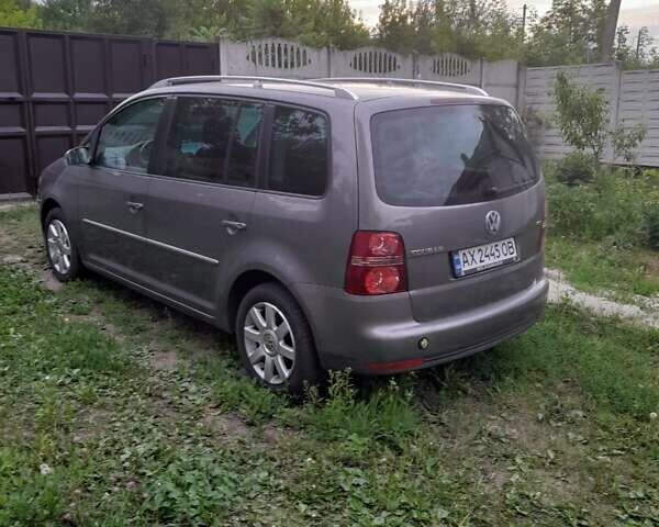 Сірий Фольксваген Туран, об'ємом двигуна 1.4 л та пробігом 250 тис. км за 6500 $, фото 2 на Automoto.ua