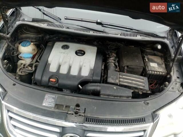 Серый Фольксваген Туран, объемом двигателя 2 л и пробегом 252 тыс. км за 6800 $, фото 13 на Automoto.ua