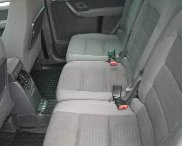 Серый Фольксваген Туран, объемом двигателя 1.4 л и пробегом 217 тыс. км за 7200 $, фото 3 на Automoto.ua