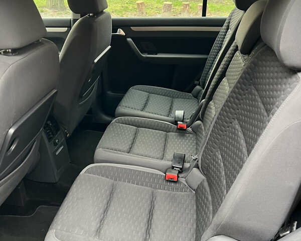 Сірий Фольксваген Туран, об'ємом двигуна 1.39 л та пробігом 208 тис. км за 7200 $, фото 10 на Automoto.ua