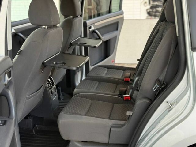 Серый Фольксваген Туран, объемом двигателя 2 л и пробегом 260 тыс. км за 5300 $, фото 7 на Automoto.ua