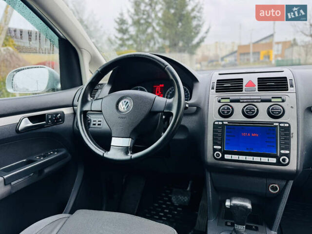 Серый Фольксваген Туран, объемом двигателя 2 л и пробегом 245 тыс. км за 7300 $, фото 28 на Automoto.ua