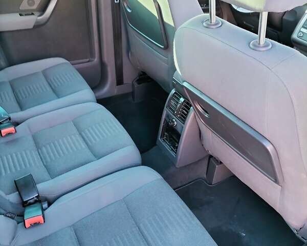 Серый Фольксваген Туран, объемом двигателя 1.4 л и пробегом 203 тыс. км за 7200 $, фото 12 на Automoto.ua