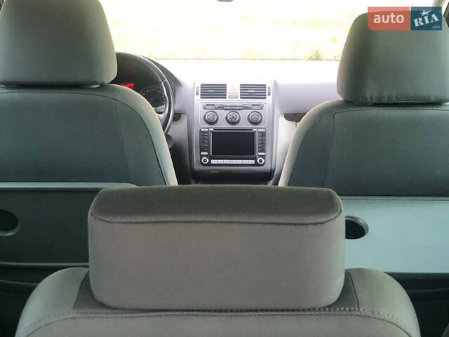 Сірий Фольксваген Туран, об'ємом двигуна 2 л та пробігом 254 тис. км за 7100 $, фото 36 на Automoto.ua