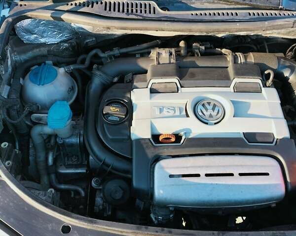 Серый Фольксваген Туран, объемом двигателя 1.4 л и пробегом 203 тыс. км за 7200 $, фото 7 на Automoto.ua