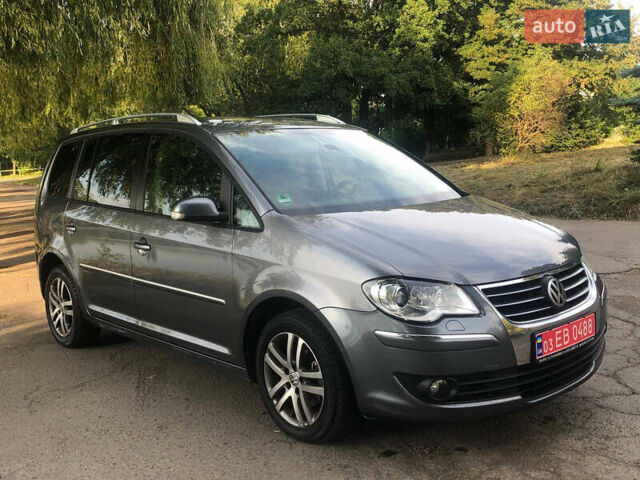 Сірий Фольксваген Туран, об'ємом двигуна 2 л та пробігом 254 тис. км за 6700 $, фото 14 на Automoto.ua
