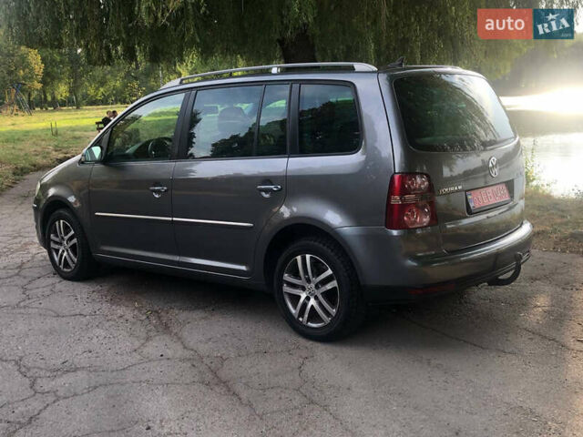 Сірий Фольксваген Туран, об'ємом двигуна 2 л та пробігом 254 тис. км за 6700 $, фото 6 на Automoto.ua
