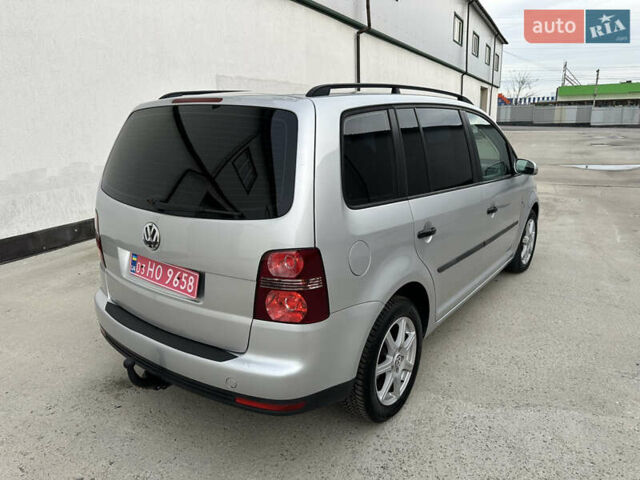 Серый Фольксваген Туран, объемом двигателя 1.6 л и пробегом 215 тыс. км за 6800 $, фото 12 на Automoto.ua