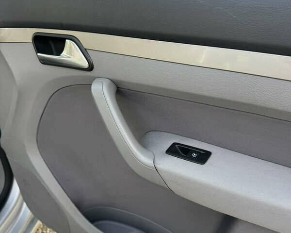 Серый Фольксваген Туран, объемом двигателя 1.6 л и пробегом 199 тыс. км за 7699 $, фото 44 на Automoto.ua