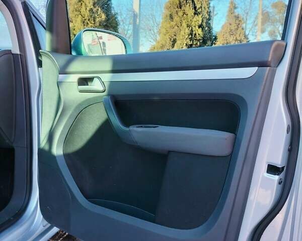 Серый Фольксваген Туран, объемом двигателя 1.4 л и пробегом 203 тыс. км за 7200 $, фото 22 на Automoto.ua