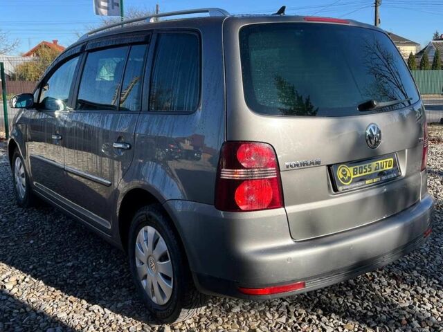 Серый Фольксваген Туран, объемом двигателя 1.4 л и пробегом 242 тыс. км за 7000 $, фото 4 на Automoto.ua