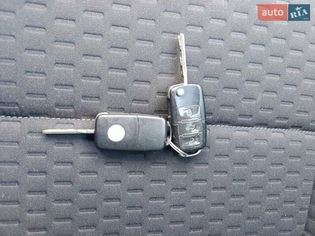 Серый Фольксваген Туран, объемом двигателя 1.6 л и пробегом 203 тыс. км за 6900 $, фото 14 на Automoto.ua