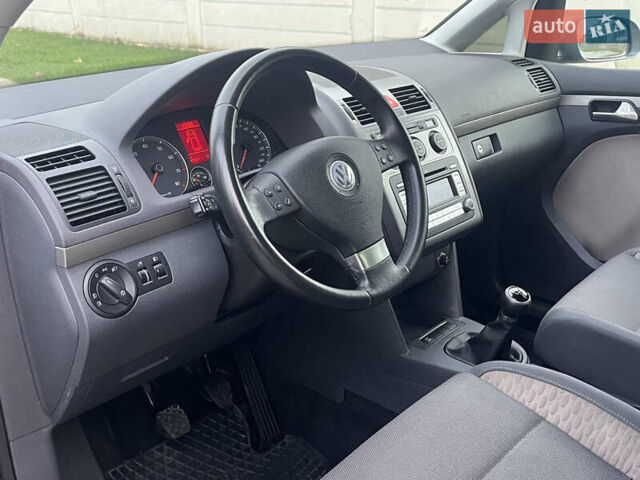 Сірий Фольксваген Туран, об'ємом двигуна 1.4 л та пробігом 48 тис. км за 8999 $, фото 42 на Automoto.ua