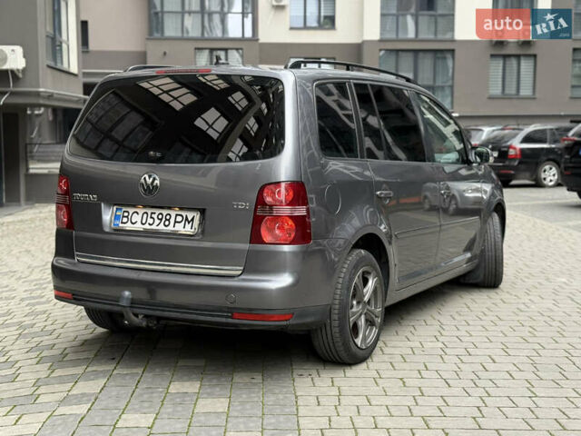 Серый Фольксваген Туран, объемом двигателя 1.9 л и пробегом 282 тыс. км за 6900 $, фото 21 на Automoto.ua