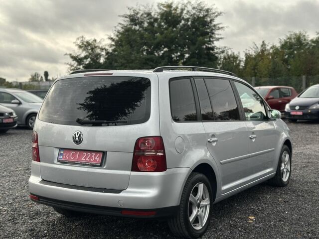 Серый Фольксваген Туран, объемом двигателя 1.6 л и пробегом 228 тыс. км за 8000 $, фото 3 на Automoto.ua