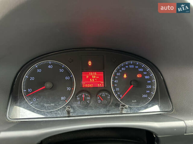 Серый Фольксваген Туран, объемом двигателя 1.6 л и пробегом 215 тыс. км за 6800 $, фото 29 на Automoto.ua