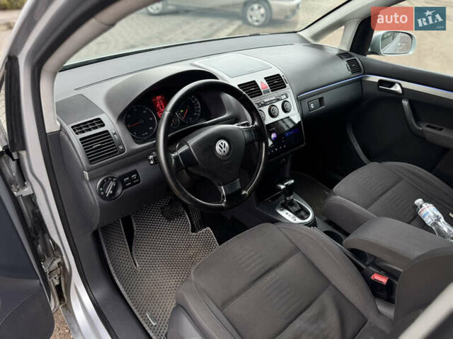 Серый Фольксваген Туран, объемом двигателя 1.97 л и пробегом 370 тыс. км за 6199 $, фото 25 на Automoto.ua