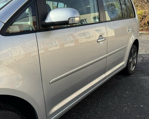 Серый Фольксваген Туран, объемом двигателя 1.6 л и пробегом 199 тыс. км за 7699 $, фото 3 на Automoto.ua