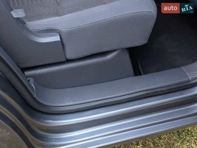 Серый Фольксваген Туран, объемом двигателя 1.4 л и пробегом 206 тыс. км за 6077 $, фото 24 на Automoto.ua