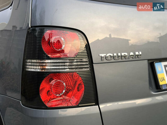 Сірий Фольксваген Туран, об'ємом двигуна 1.4 л та пробігом 48 тис. км за 8999 $, фото 23 на Automoto.ua
